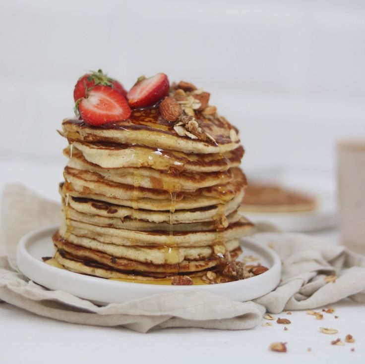 Amerikanske pandekager – tykke og luftige med ahornsirup